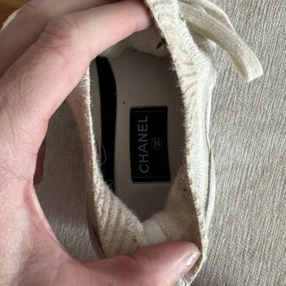 CHANEL WOMEN’S CC LOW-TOP SNEAKERS SUEDE AND KNIT FABRIC 42 - Picture 9 of 13